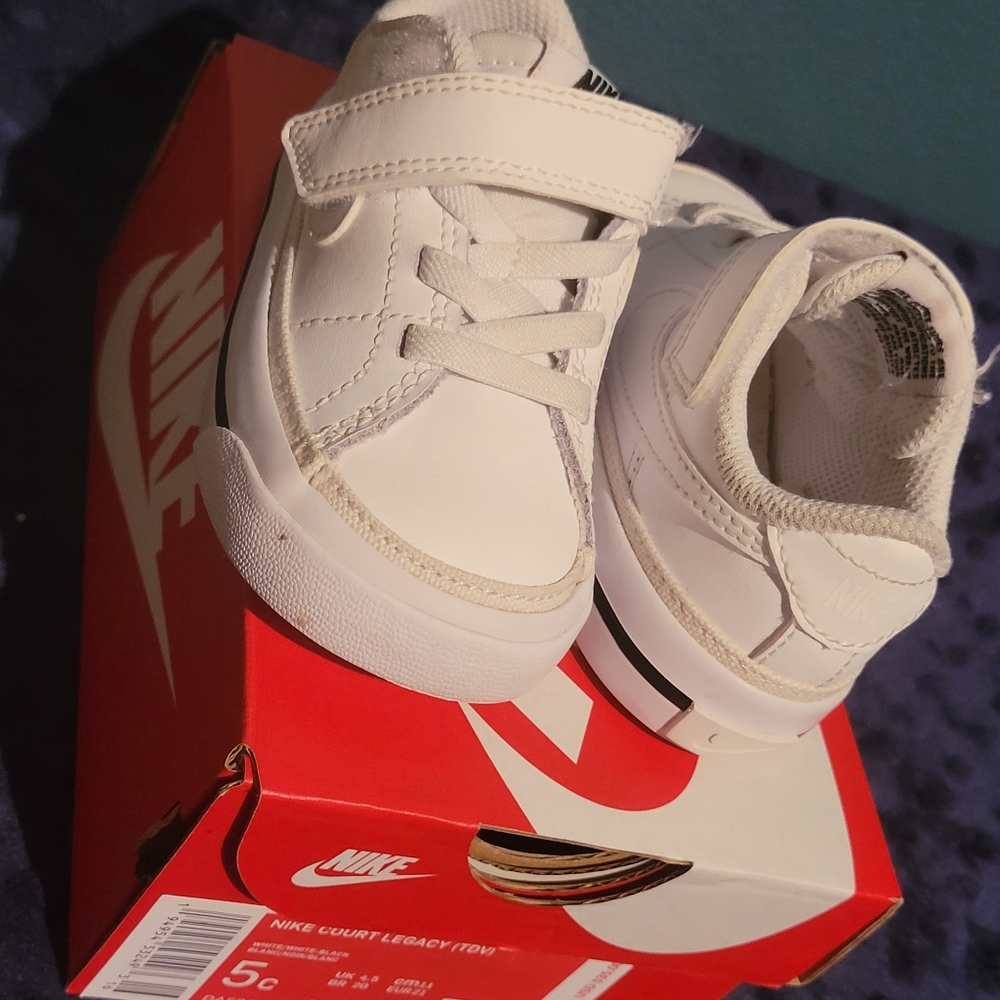 Nike Court Legacy